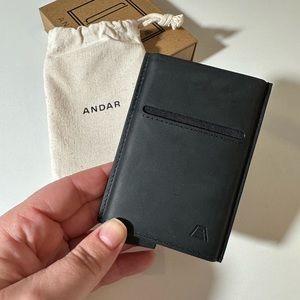Andar The Pilot Black Leather Wallet